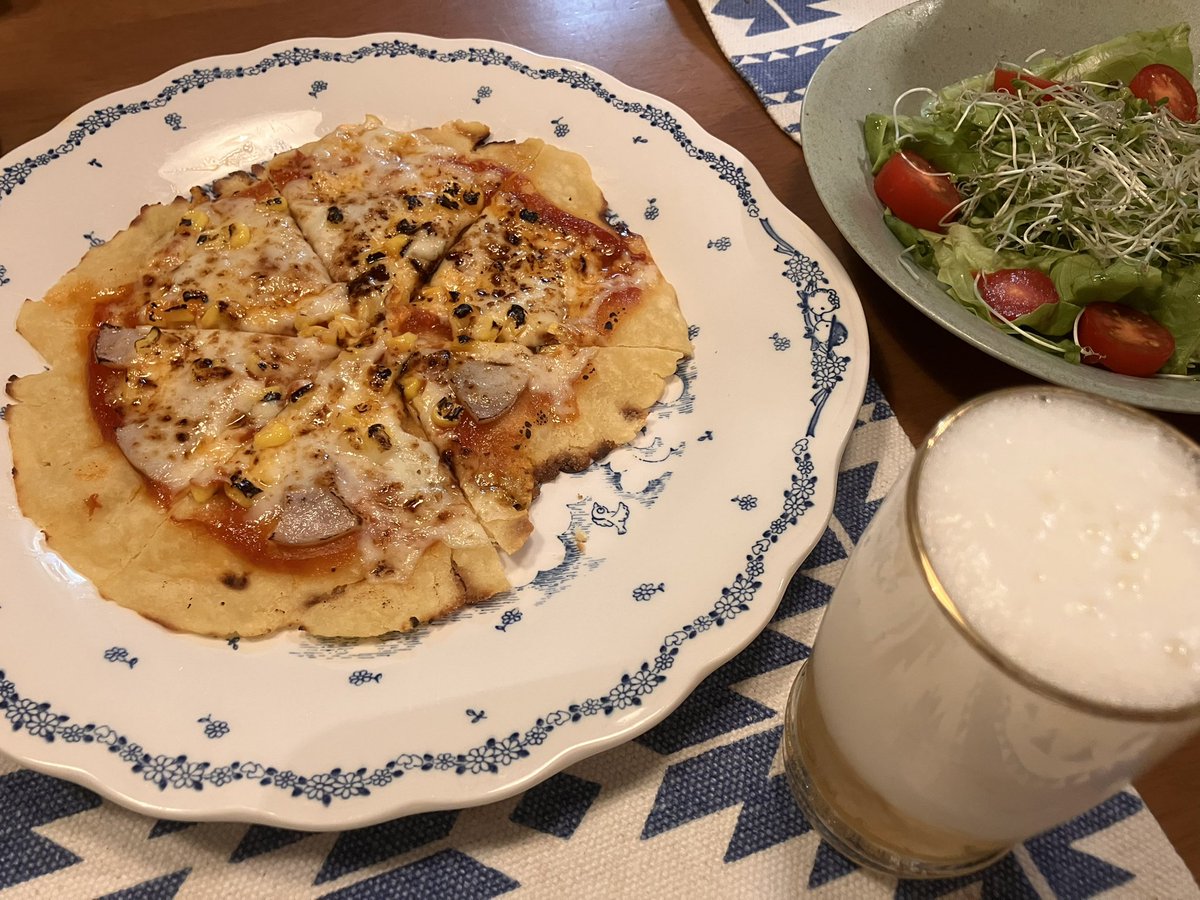 groovinjo's tweet photo. このところ食べてたもん
デュラムセモリナのドゥで焼いたピッツァ
コロッケうどん
カレーうどん
カレーライス https://t.co/sZXXpRtze0