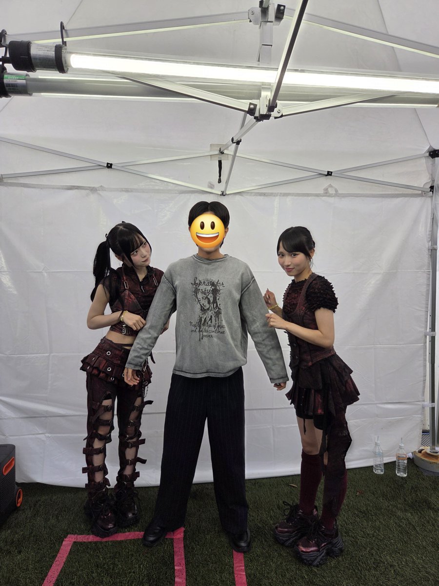 MrsgrewfRO33450's tweet photo. 推し2人に挟まれてこの上なく幸せでした☺️
二股最高じゃん！
#ア国民 
#HAPPYACE https://t.co/gnDYW9MjVl