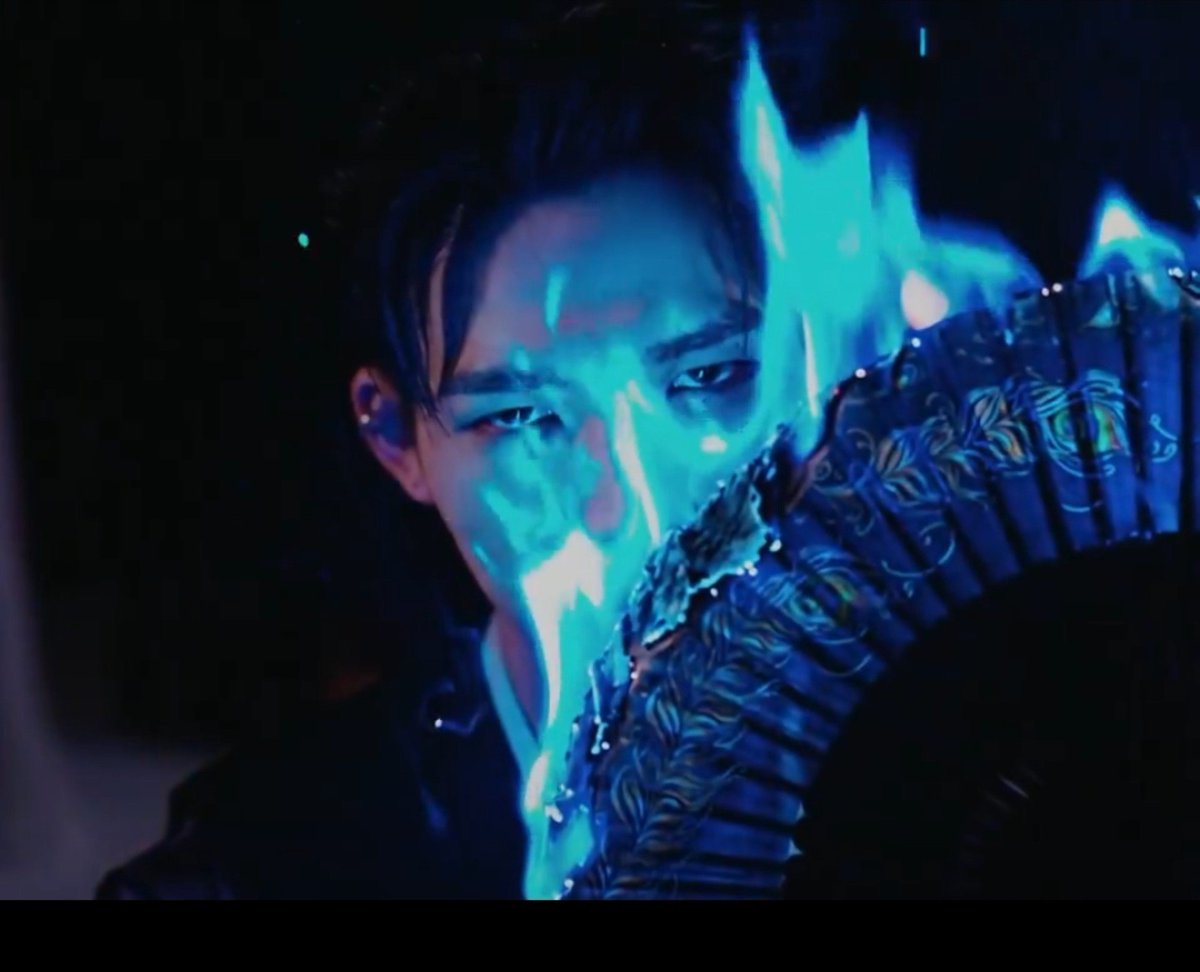ENHYPEN_as7Only's tweet photo. Yes it was correct now Enhypen is out to find Heeseung .
Could see the same red moon in ENCHINS and in Stuck MV too.
With the same blue fire.
(I was curious why its colour was blue
before)

Credits to @Jullllka19 https://t.co/0tjQXAhFGz