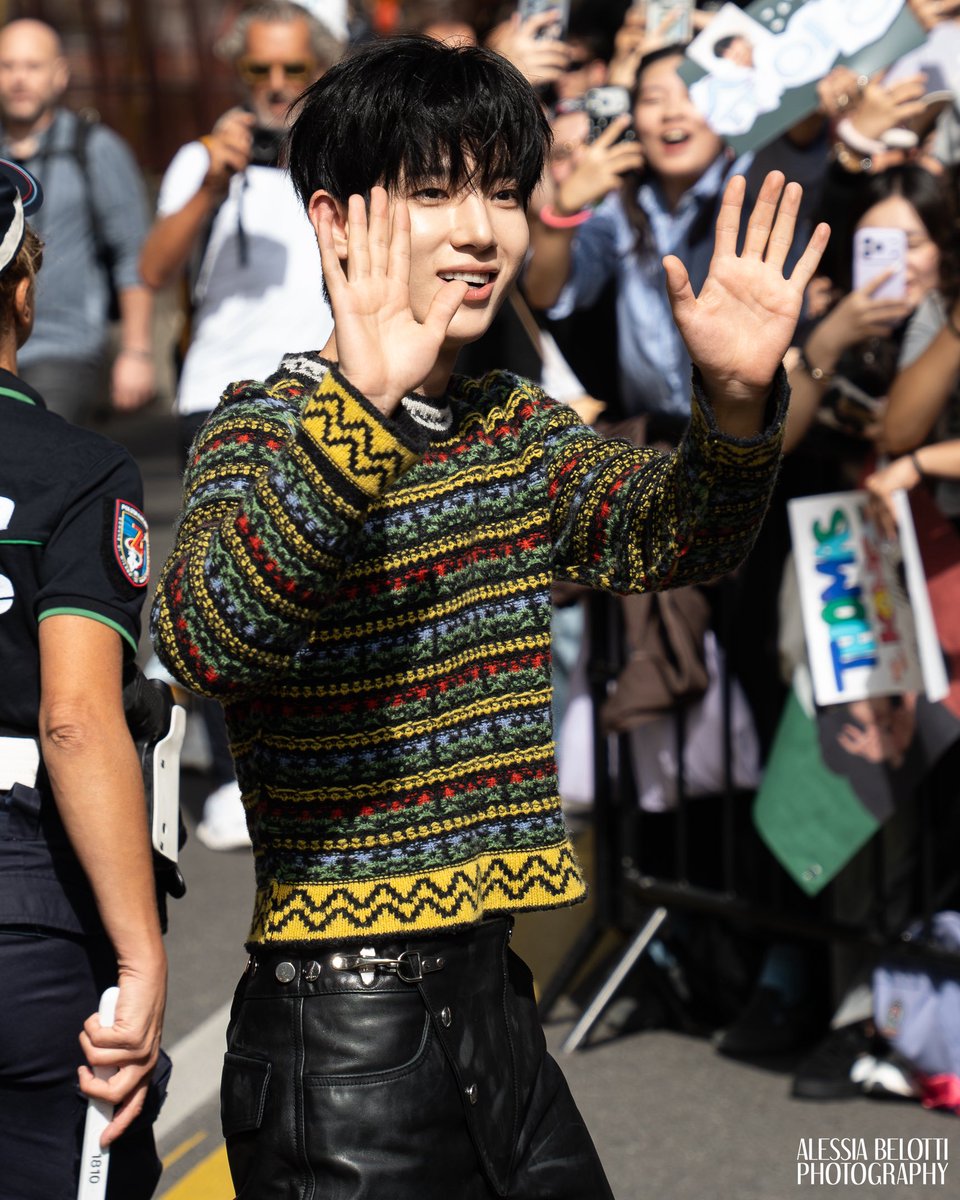 ViewoftheArts's tweet photo. FASHION: Milan Fashion Week - MARNI SS27

Park Siwoo 

📸 Images © Alessia Belotti for V OA FASHION & View of the Arts (@alessia807_ )
⚠️ Do not copy/repost without crediting the photographer and do not crop the watermark. ALL RIGHTS RESERVED.

#Marni #MarniSS27 #MFW #MilanFashionWeek #ParkSiwoo #박시우