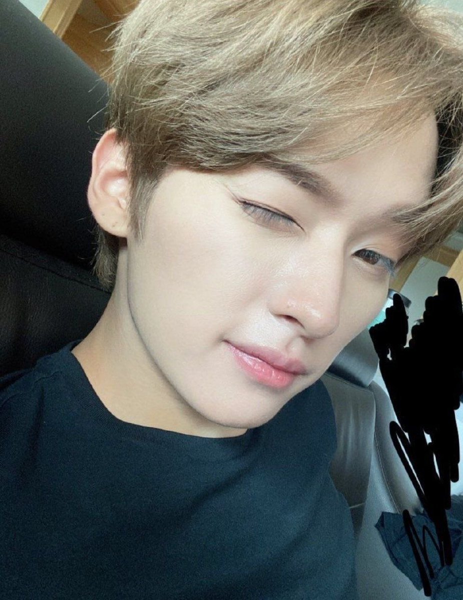 foxiespt's tweet photo. #stayselcaday https://t.co/nvsqSGOLVC