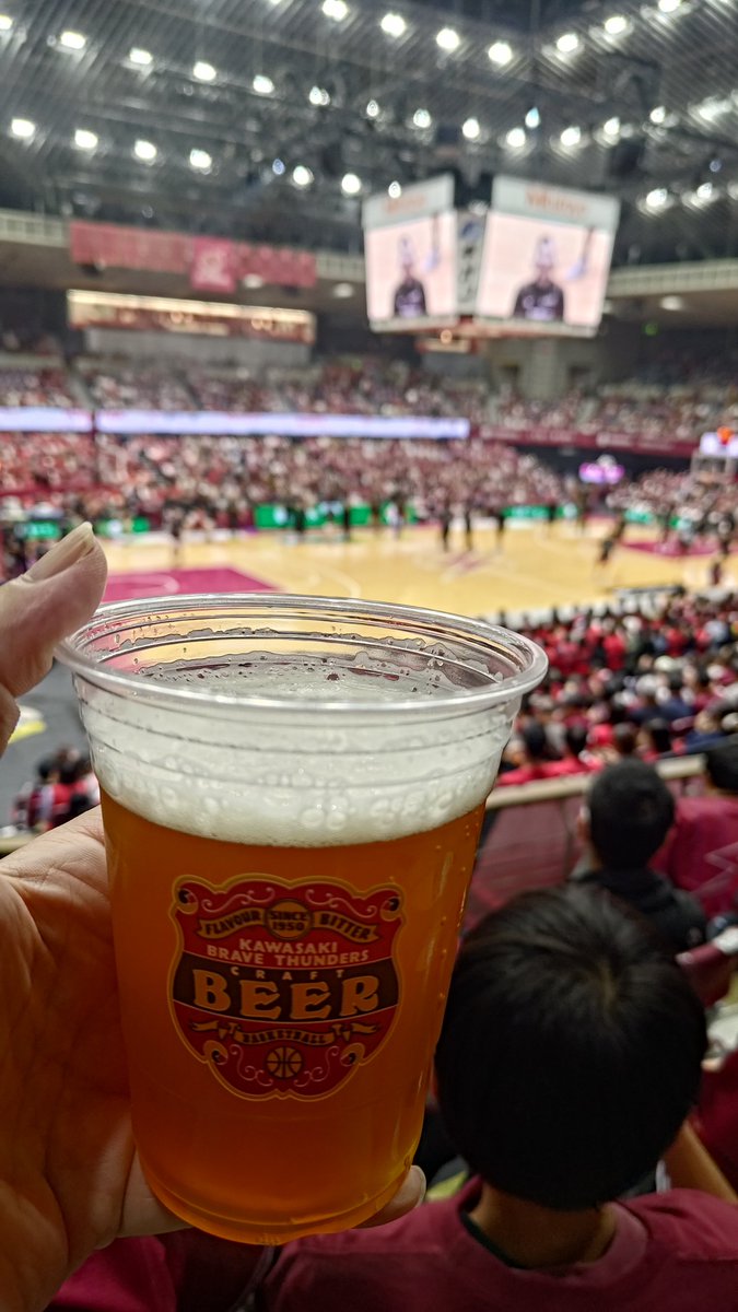 marlbo_game's tweet photo. 少し暗いけど…エール＆ブラック(新)
ラガーも飲んだことあるけど、やはりエールが一番飲みやすいし好きな味でした！
個人的にはエール＞ブラック＞ラガーかな。

#川崎ブレイブサンダース #クラフトビール https://t.co/mOolRgilg9