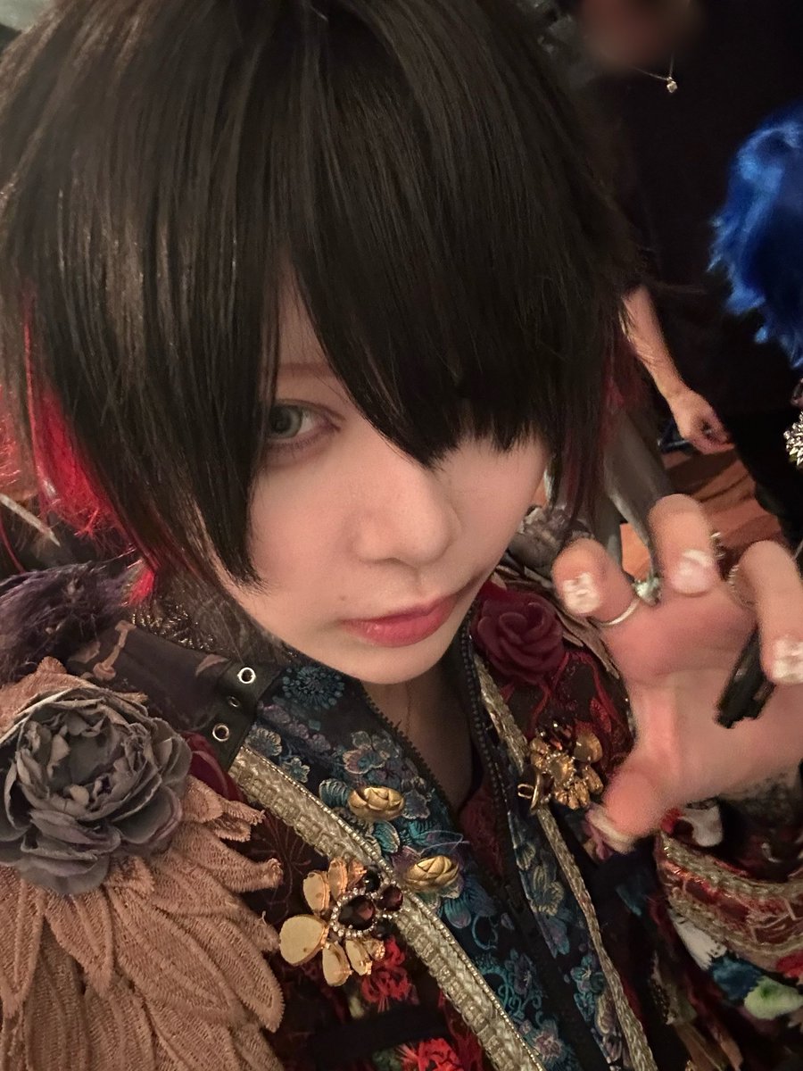 kohjpd's tweet photo. #マザリ
衣装交換(五代目)
真鬼メロアンチさん
かっこいい！！ https://t.co/fcNkw8tiYd