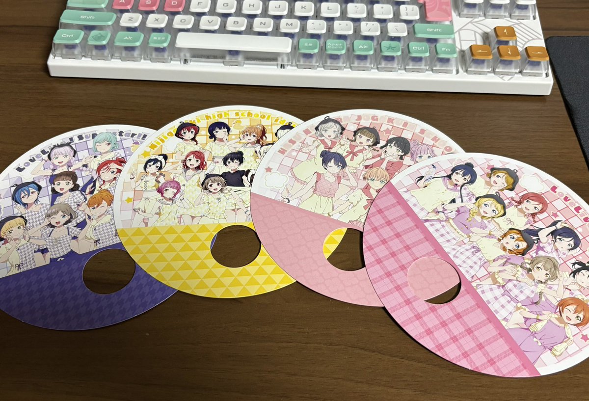 keto11071's tweet photo. ラブライブ サンシャインとのコラボ期間中は忙しくて行けなかったのが悔しい！！
それ以外のブランドのノベルティは全部確保出来ました！
#サウナイキタイ　#サウナ
#lovelive https://t.co/S8VrgYUojp