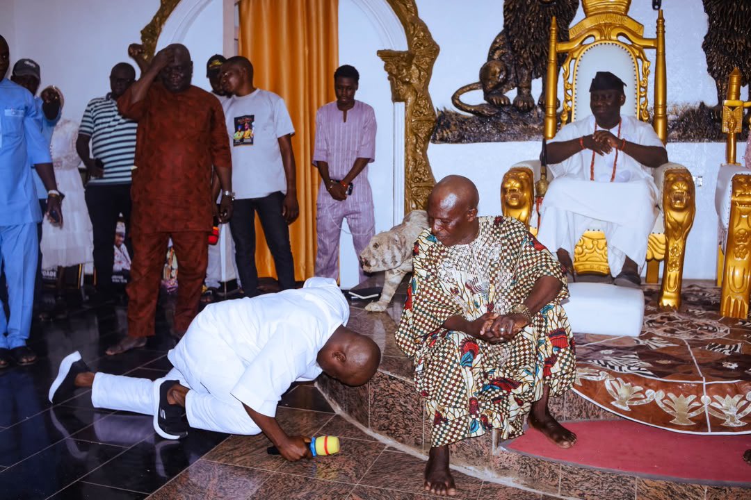 abdullahayofel's tweet photo. Iro tibaye awon siwes boys je

You think everybody go be like your president ikolaba arobafin https://t.co/IzHaa5J5b5
