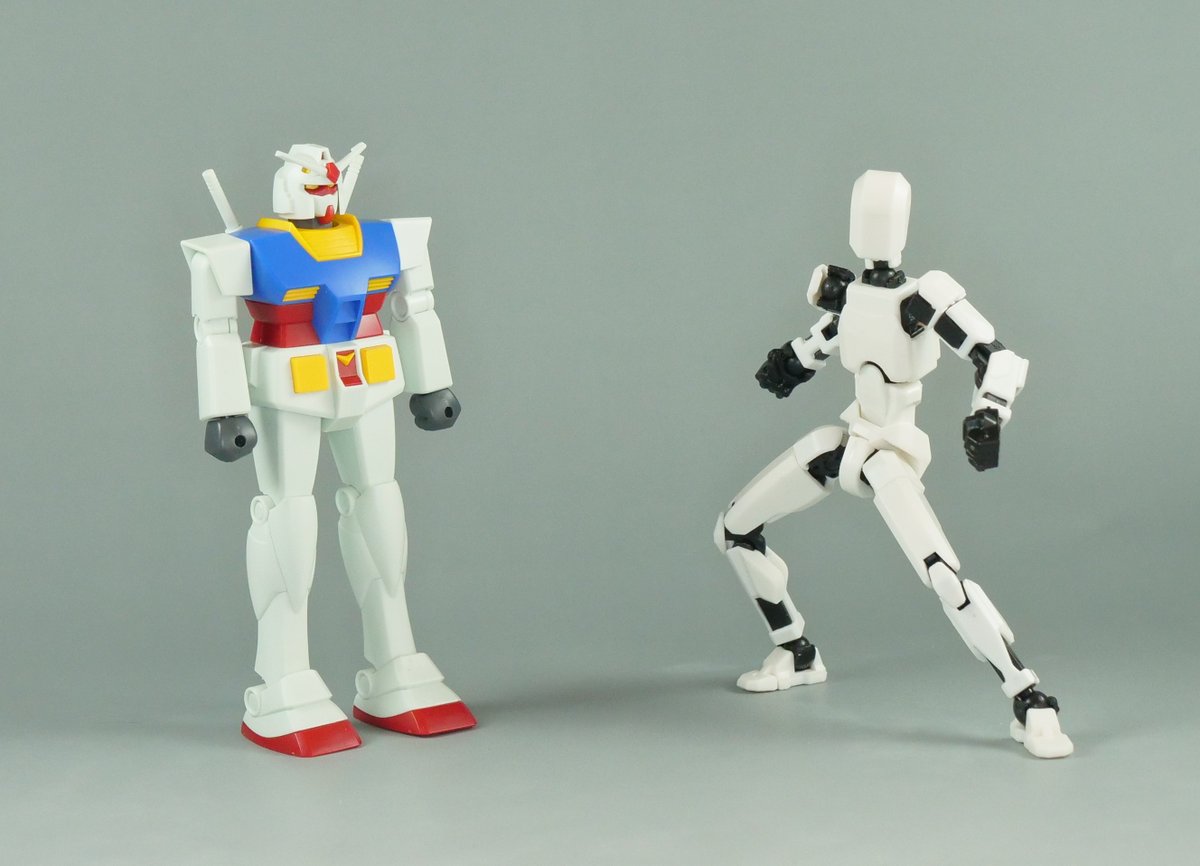 kyo512a's tweet photo. ベストメカコレクションリバイバルガンダムにセリアの戦闘フィギュアの関節を仕込んで可動化させました。

⬇️続きます https://t.co/zlbfeLBi03
