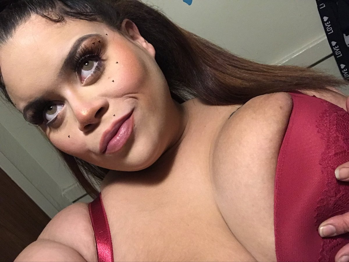 Morethickerr's tweet photo. Just some flirty pics https://t.co/mAJZlRk7xu