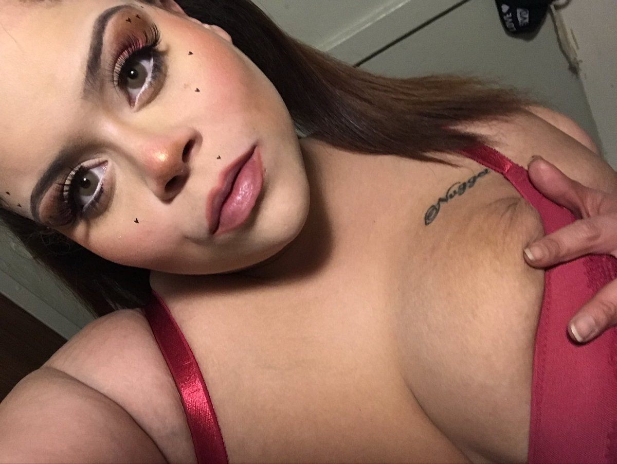 Morethickerr's tweet photo. Just some flirty pics https://t.co/mAJZlRk7xu