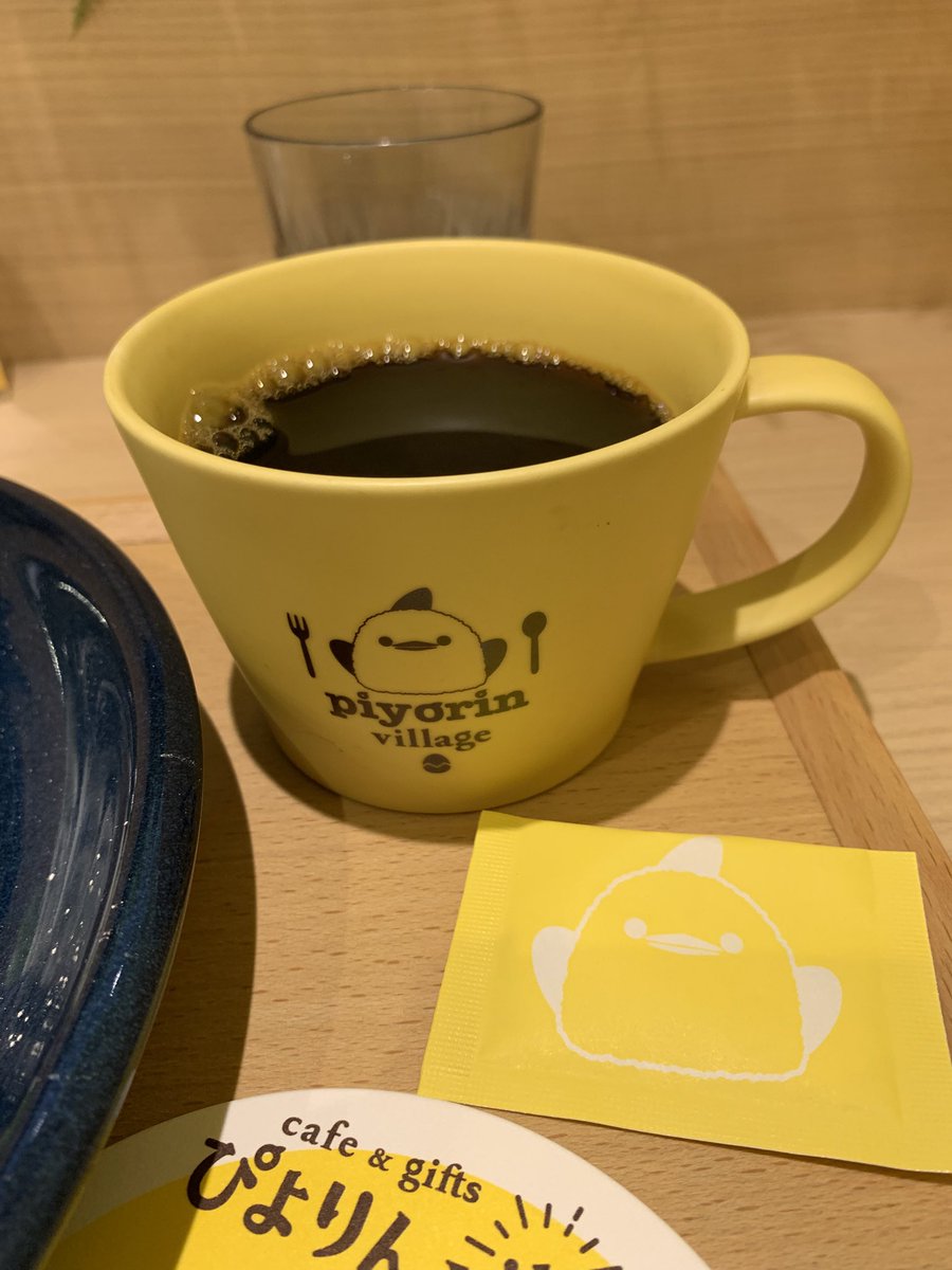 kaicyandayo's tweet photo. 少し寄り道して
ぴよりんvillage 
135分待ちの表示だったけど帰るだけだったのでお呼び出しメール登録してぷらぷら
90分待ちで呼ばれた

・ナイトプレート
ぴよりんはいちごと星空を選択
・ブレンドコーヒー

まだまだ食べたいメニューが🤤 https://t.co/g7bkcxeCjS