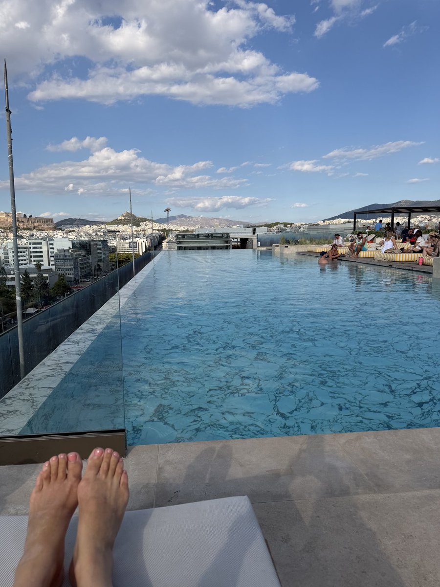 bel_lelli's tweet photo. Chairman’s Club Royal LePage National top 1% Retreat Mykonos #RoyalLepage #BelindaLelliTeam #toprealestateteam #toprealtors #grateful https://t.co/E9FVaXl1AJ