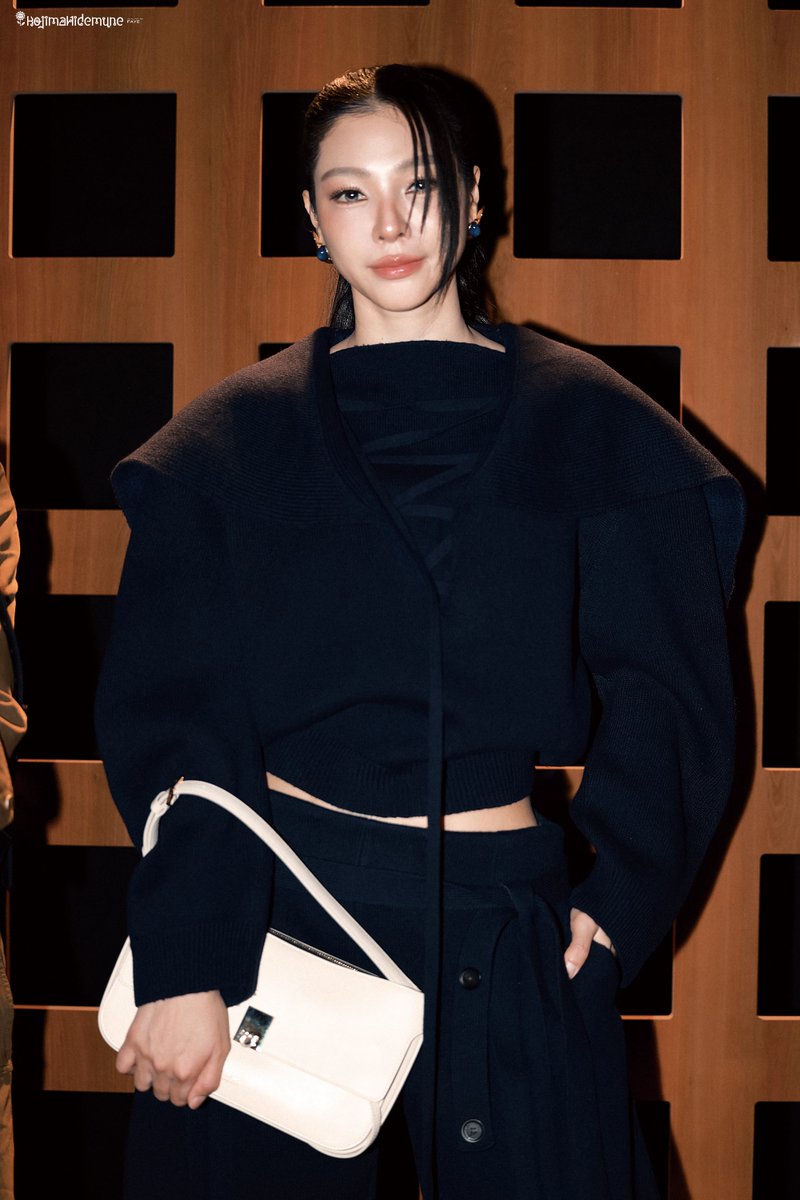 KHidemune00's tweet photo. 𝟸𝟼𝟶𝟿𝟸𝟼 𝐌𝐅𝐖 𝐅𝐞𝐫𝐫𝐚𝐠𝐚𝐦𝐨 𝐒𝐡𝐨𝐰 

FAYE FOR FERRAGAMO MFW
#Ferragamo #FerragamoSS27
#FerragamoXFaye #FayePeraya https://t.co/rsNUNWJp76