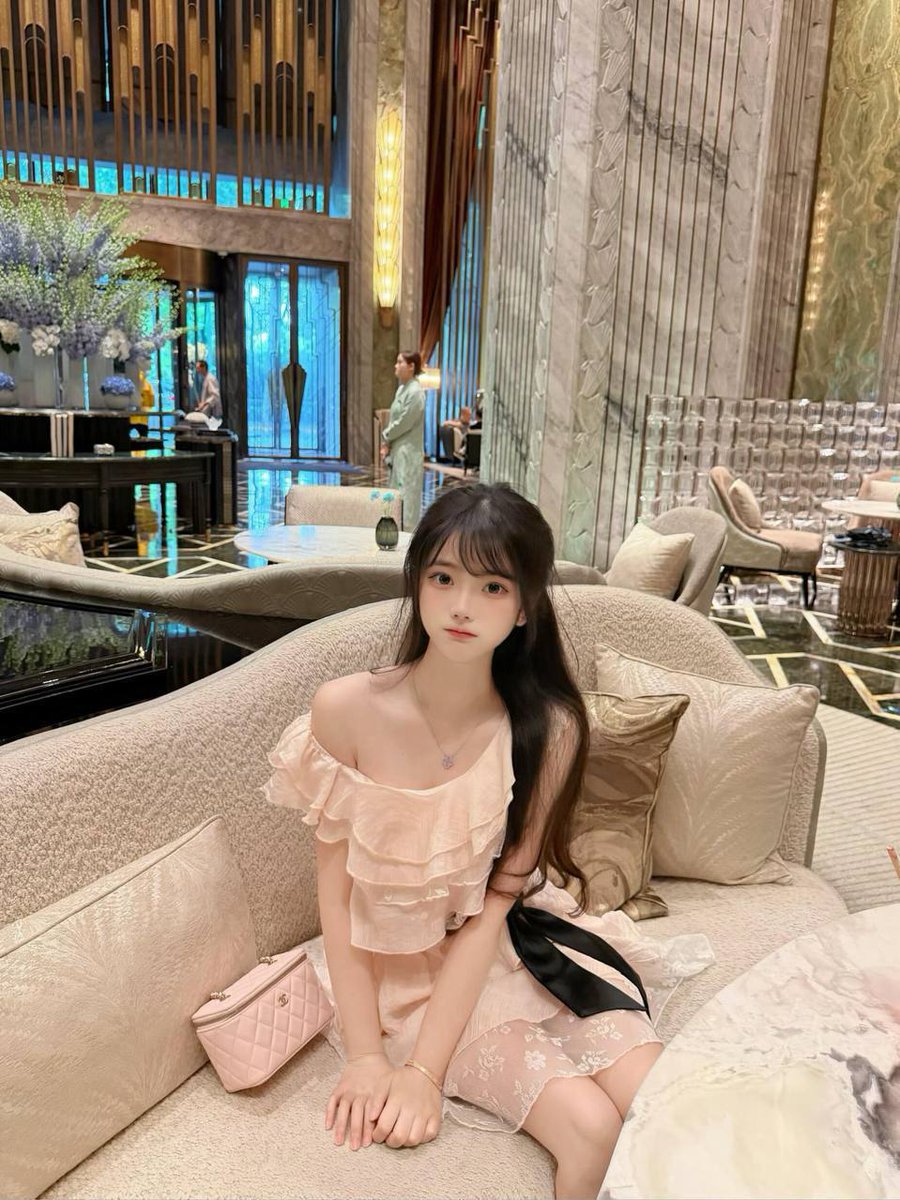 Romaldo_ATL's tweet photo. #自贡
👉助理@reemy554i
老师031
看上了请截图妹子和排号便客服快速安排
不是时间过得很慢，是因为你过得很糟糕。不是时间过得快，是因为时间对你越来越重要。
自贡市自流井区水涯晓渡广场 https://t.co/6BVC4gKhLQ