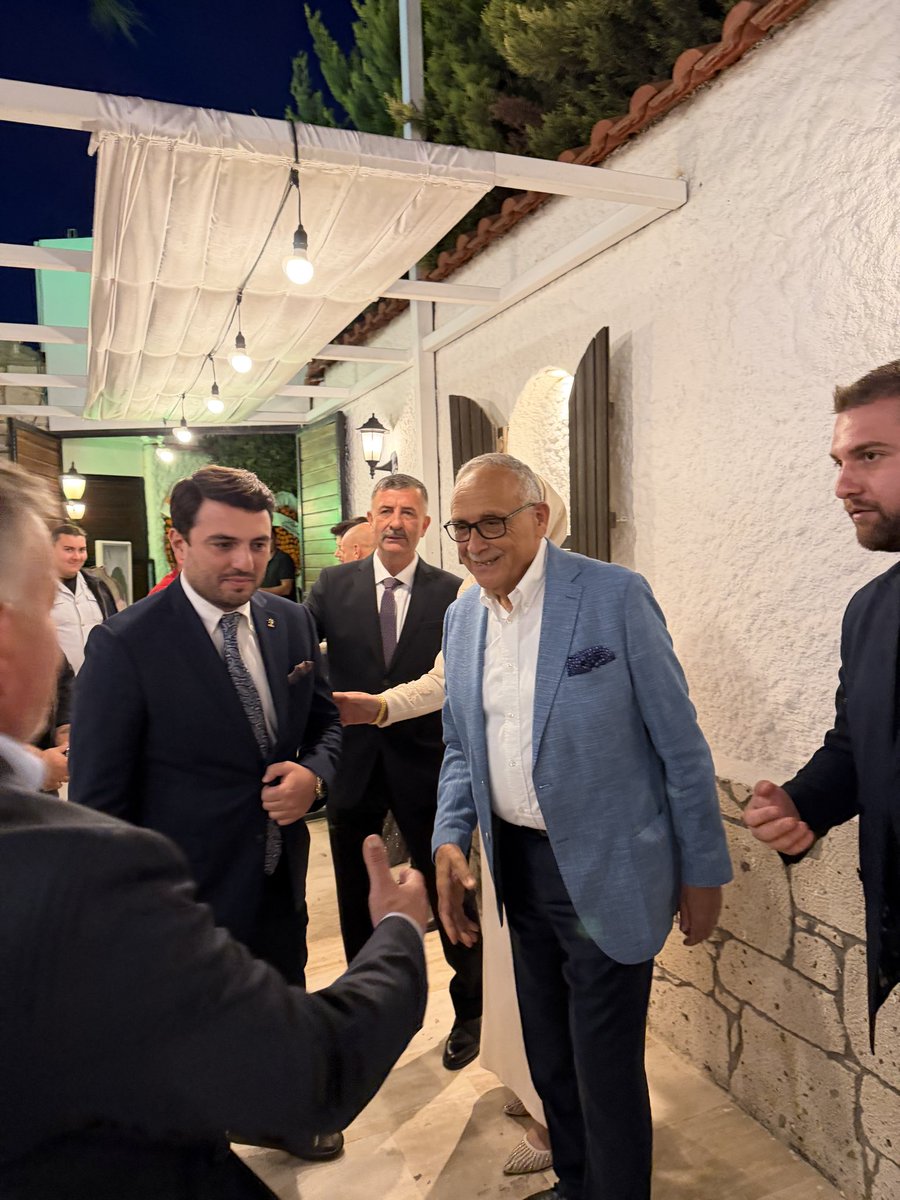 cesmeakparti's tweet photo. İlçe Teşkilatı olarak İlçe Başkanımız Sn.Pınar AYYILDIZ ÖZEN’in değerli kızı İrem Zeynep ÖZEN’in düğün merasimine katılım sağladık.

İrem &amp; Vehbi çiftimizi tebrik eder, mutluluklarının ebedî olmasını dileriz.
@Bilalsaygili @pinarozen76 @EmreNasr6 @akpartiizmir https://t.co/fnG05MdbiC