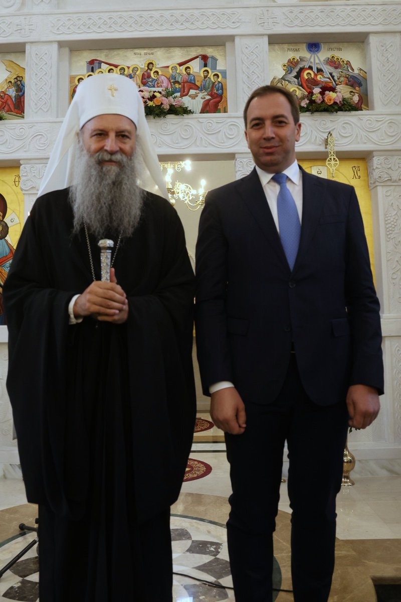 SelakG's tweet photo. Освећење спомен-цркве Светог архангела Гаврила у Палама, уз благослов и присуство Његове светости патријарха српског Порфирија, велики је дан за наш народ и нашу Цркву.

Српска православна црква је увијек дијелила судбину српског народа. Била је уз народ у временима страдања и неизвјесности, чувала његову вјеру и идентитет и давала му снагу да опстане. Црква је неодвојиви дио нашег националног бића.

Нека спомен-црква Светог архангела Гаврила буде на благослов Палама и свим људима који ће у њој налазити мир, утјеху и снагу.