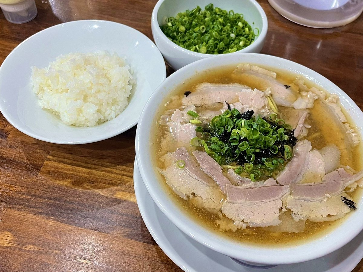 QuinnHalybs's tweet photo. 休日のラーメンはやっぱり格別🍜熱々で心もほっとする時間。 https://t.co/zu21Lz2LMq