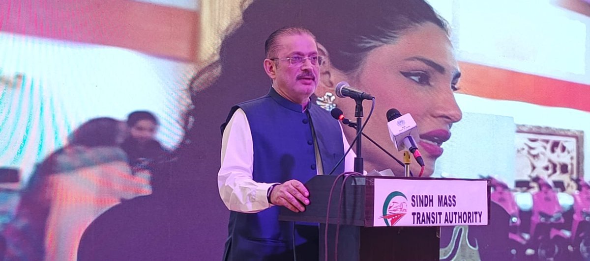 HumnaAli229782's tweet photo. سینئر وزیر شرجیلانعام میمن نے کہا کہ اگر کسی مرد کو پنک اسکوٹی استعمال کرتے ہوئے دیکھا گیا تو اس کے خلاف کارروائی کی جائے گی۔ سندھ ملک کا واحد صوبہ ہے جو خواتین کو مفت ای وی اسکوٹیز فراہم کر رہا ہے۔ 

#FreePinkScootyMirpurkhas
@sharjeelinam https://t.co/W2rCcWJFeZ