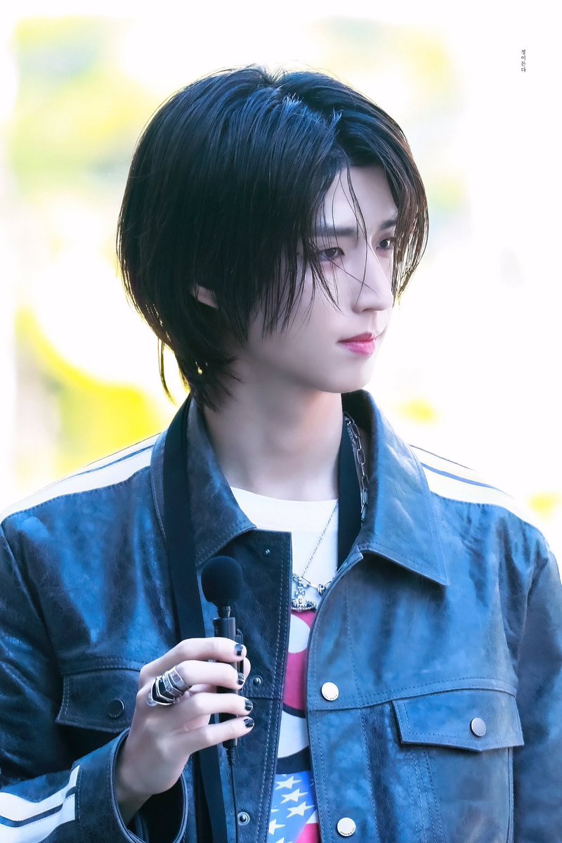 junhantsune's tweet photo. total heartthrob pure vibes…… https://t.co/S6CjtFohmm