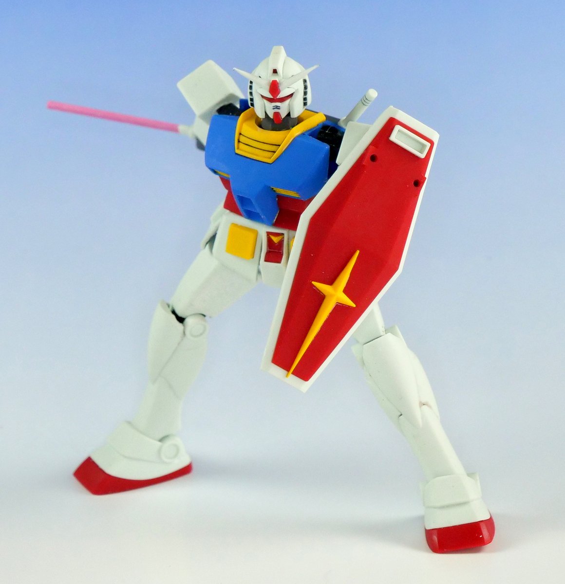 kyo512a's tweet photo. ベストメカコレクションリバイバルガンダムにセリアの戦闘フィギュアの関節を仕込んで可動化させました。

⬇️続きます https://t.co/zlbfeLBi03