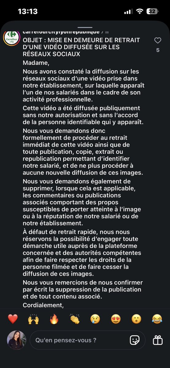 bamboulibouli's tweet photo. - Un salarié de Carrefour travaillant en caisse insulte une cliente
- La cliente filme pour avoir des preuves de l’attitude du caissier 

Réponse de Carrefour : il ne faut pas filmer parce que ça porte atteinte au salarié et à l’enseigne.

Incroyable mdr. https://t.co/UojuwDOD6k