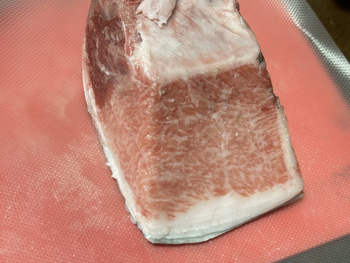 shiragiku3's tweet photo. 本鮪カマトロブロック。　安くゲットできた。刺身用に削いであとは焼く。

生鱧。実はめちゃくちゃ美味いのだ。見かけたら是非購入してほしい。ほんのり乗った脂が甘い。

ヒゲナガエビ。初めて食べた。
身がしっかりしたボタンエビのような味。
これは美味い…！もっと流通すればいいのに。 https://t.co/DabLinUhFb