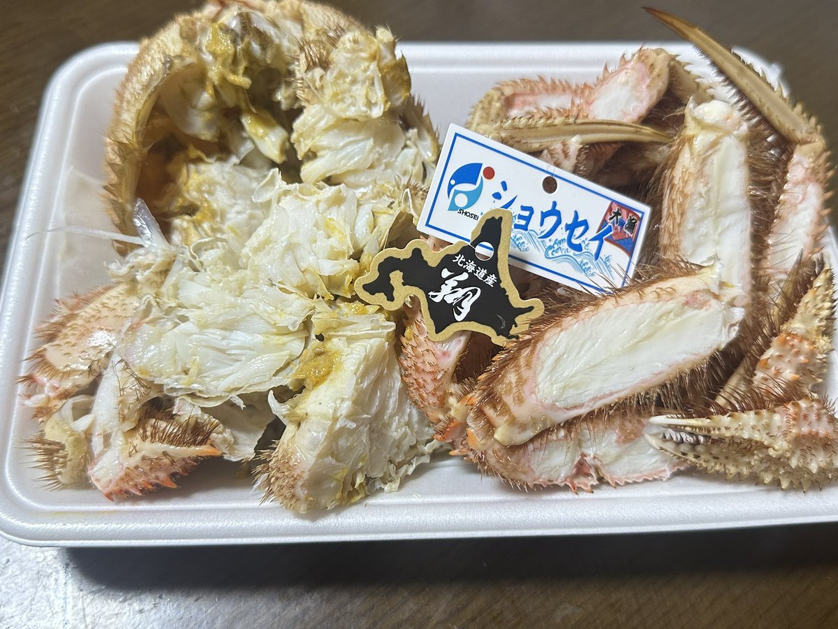 shiragiku3's tweet photo. 本鮪カマトロブロック。　安くゲットできた。刺身用に削いであとは焼く。

生鱧。実はめちゃくちゃ美味いのだ。見かけたら是非購入してほしい。ほんのり乗った脂が甘い。

ヒゲナガエビ。初めて食べた。
身がしっかりしたボタンエビのような味。
これは美味い…！もっと流通すればいいのに。 https://t.co/DabLinUhFb