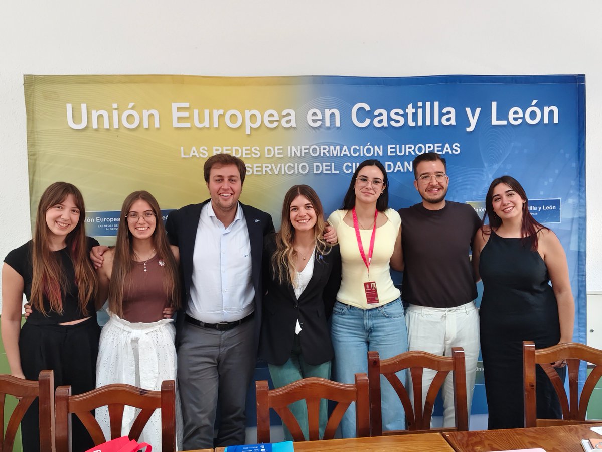 USAL_EC2U's tweet photo. 🇪🇸🇵🇹 | Our Local Coordinator Coral Ortega took part today in the Cross-Border Youth Meeting in Aldeadávila de la Ribera today, organized by @ED_Salamanca and the Europe Direct Centres of Castilla y León together with @Equipo_Europa  🇪🇺 https://t.co/nE9BP5cfx2