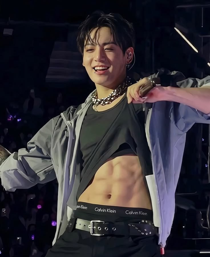 jjkxcll's tweet photo. the waist, my lord🛐 https://t.co/lWuCwBMpao