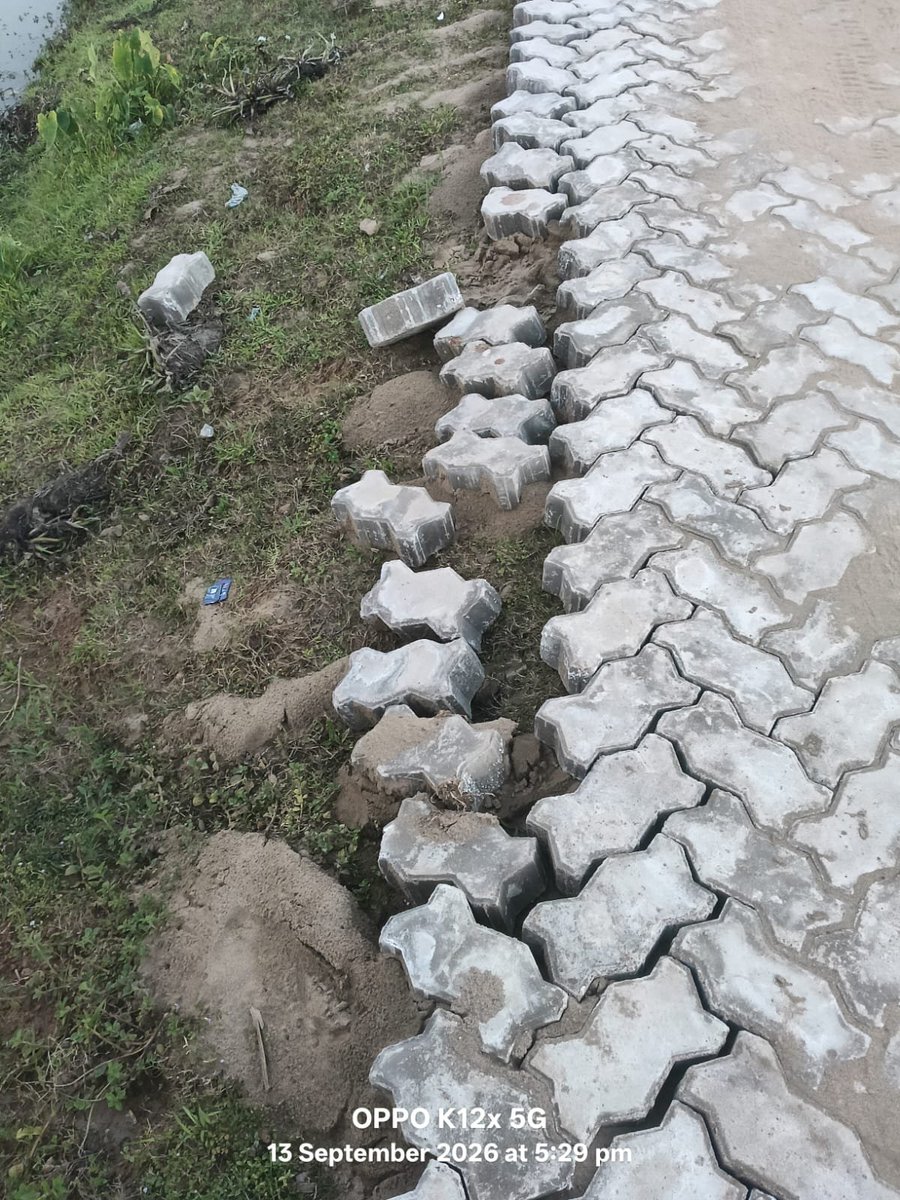 MahummadZahid's tweet photo. The ongoing road construction from Gudamghat PWD Road to Borbond-II under MMPPNA22-23  is facing severe deterioration due to substandard materials and poor execution
Complaints submitted to the authorities remain unaddressed. @mygovassam @CMOfficeAssam @PWD_Assam  @DC_Hailakandi https://t.co/8UzaV08A2r