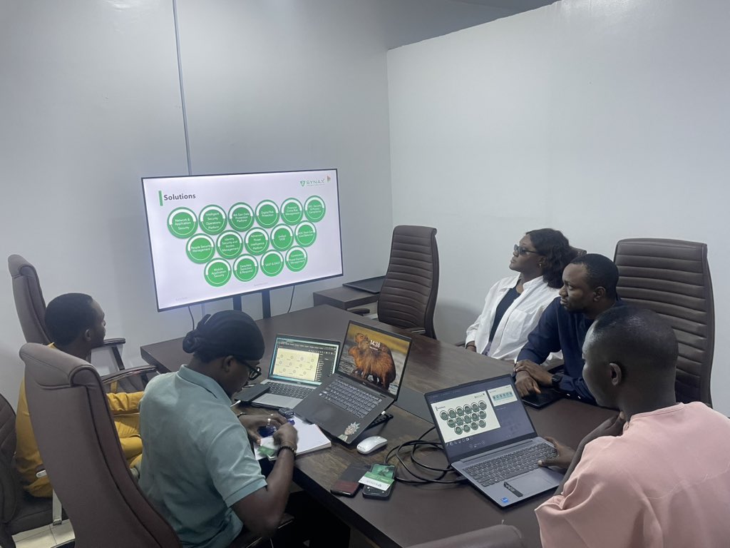 yomoney999's tweet photo. Tech Bro👨🏽‍💻🧙🏽‍♀️🩶.

No take Yom$ney play ooo🧏🏽. https://t.co/eidphg3xro