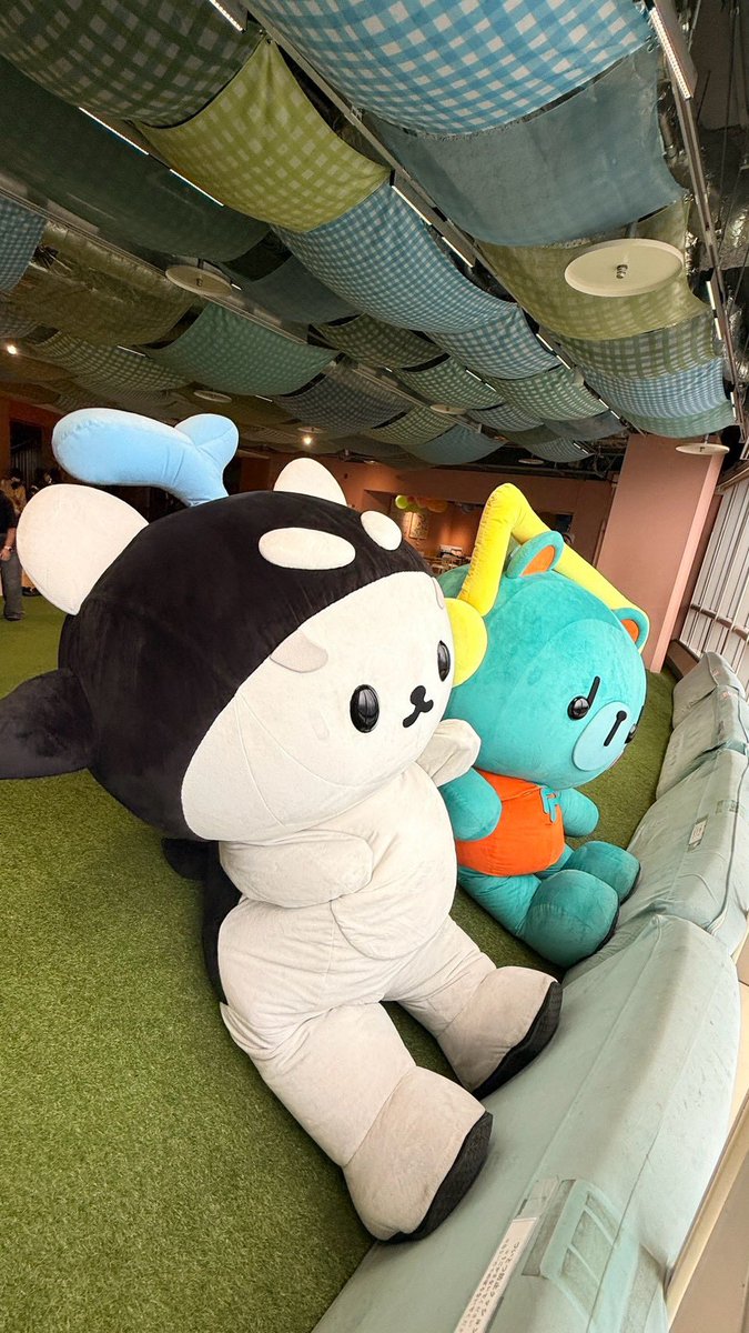 polcasan_GMMTV's tweet photo. サンは今日みんなの笑顔が見えてとても嬉しかったよ～。また今度会おうね！😊👋🏻

วันนี้สนุกมากกกกฮะซังดีใจจังเลยที่ได้เห็นรอยยิ้มของทุกๆคนที่มาหาซัง
ไว้กลับมาเจอกันใหม่นะฮะะ 😊👋🏻

#POLCASAN
#ご当地キャラカーニバル
#GMMTV https://t.co/BYpLBAOjqb