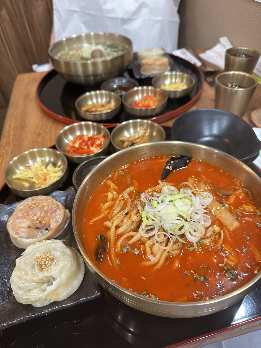 pii_paddington's tweet photo. 新橋にあるカルグクスの有名店 ミル🍲
日本旅行に来た韓国人がわざわざ来るくらい美味しいって聞いてたから期待して行ったけど、すごく美味しかった🥹🥹 https://t.co/IAPxxbEXJB