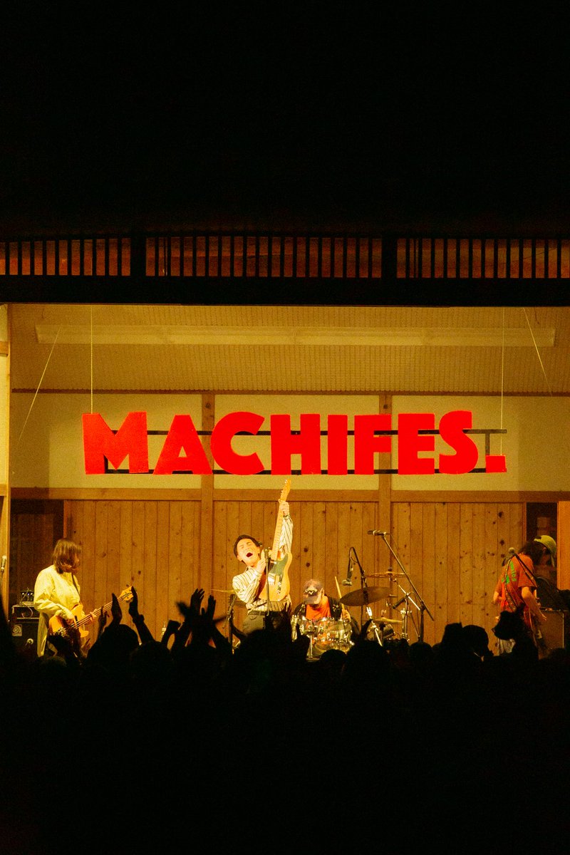 mono_no_aware_'s tweet photo. /// Live Photos ///

MACHIFES. 2026!!
2026.09.23
@machifes 

01. 明日晴れたら 
02. マンマミーヤ！ 
03. かむかもしかもにどもかも！ 
04. のびしろ 
05. 同釜 
06. 風の向きが変わって 
07. 東京 
08. 井戸育ち

📸 南風子 https://t.co/JljNnkANyy