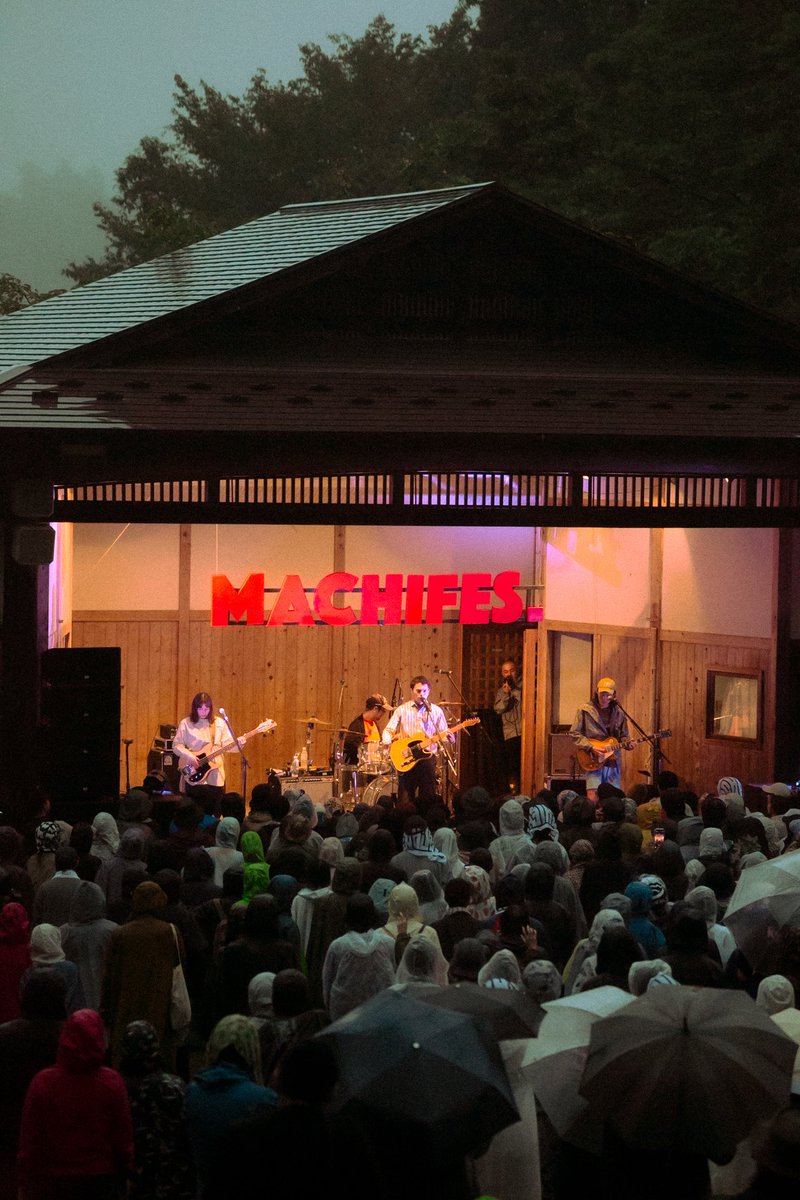mono_no_aware_'s tweet photo. /// Live Photos ///

MACHIFES. 2026!!
2026.09.23
@machifes 

01. 明日晴れたら 
02. マンマミーヤ！ 
03. かむかもしかもにどもかも！ 
04. のびしろ 
05. 同釜 
06. 風の向きが変わって 
07. 東京 
08. 井戸育ち

📸 南風子 https://t.co/JljNnkANyy
