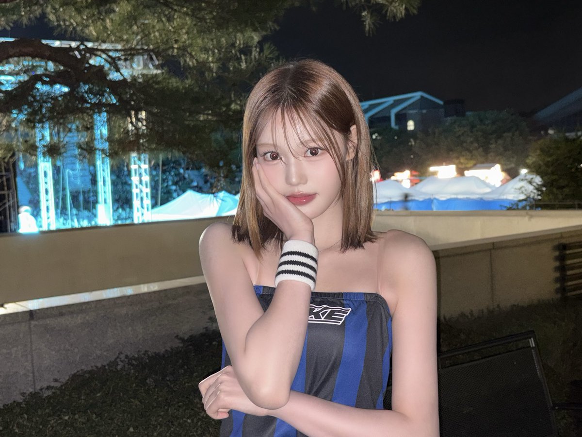 izna_offcl's tweet photo. [izME📮]

중단발 안녕 🩵💙

#izna #이즈나
#JEONGSAEBI #정세비 https://t.co/5kUuGmWquf