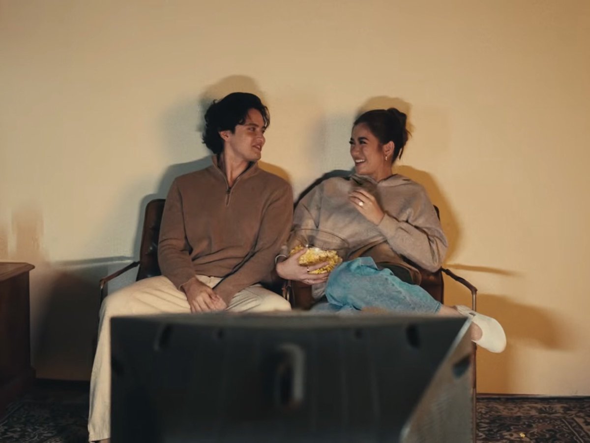 BiniAiahOFC's tweet photo. Thank you for having Aiah as your MV muse, @tellemjaye! 🖤 Aiah’s 2nd MV feature ⭐️

AIAH CAUGHT YOUR ATTENTION
#BINIAiahxJamesReid #BINI_Aiah https://t.co/n56Dg26suE