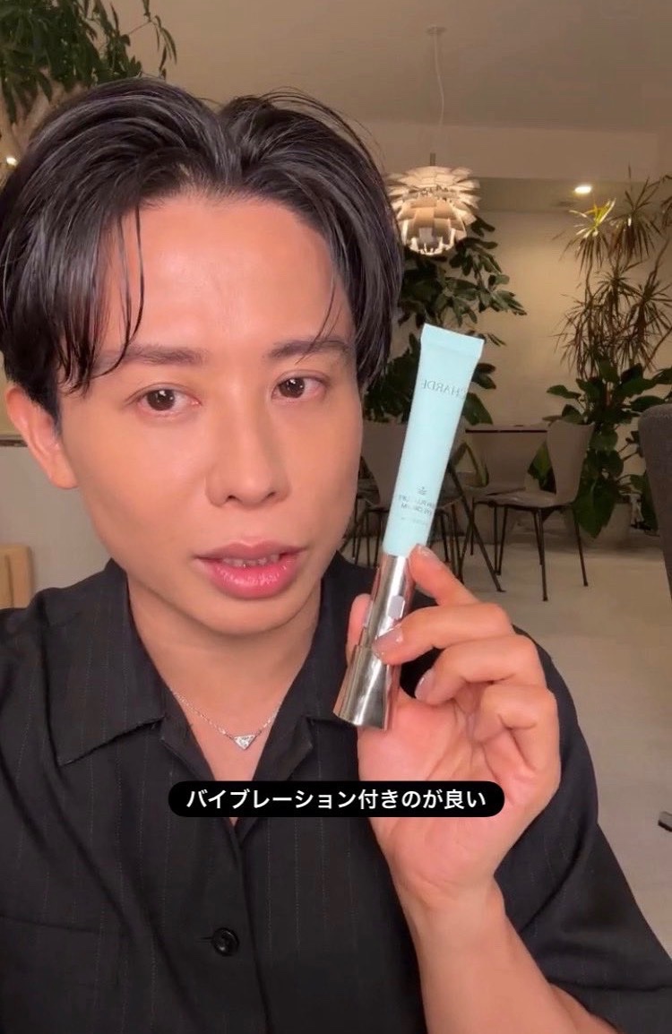KashifM55937101's tweet photo. 振動ヘッド付きのアイクリームはこれしか信用してない。こっちは15,000回振動でしかも目元だけじゃなくてほうれい線もいける。
小田切ヒロも若返ってますからねwwwww https://t.co/zJ239dVqxE