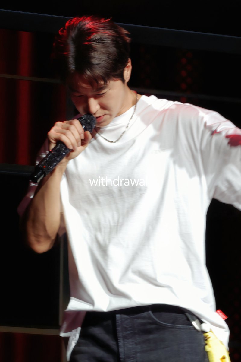 Withdrawal_t's tweet photo. 260926 HongKong  sound check
Can’t help focus on your armpits (⺣◡⺣)~ Oppa Cantonese is really good~
#ユンホ #Uknow #TVXQ #東方神起 #동방신기 #YUNHO #project_26 #솔로 https://t.co/1ujdFRuBtg