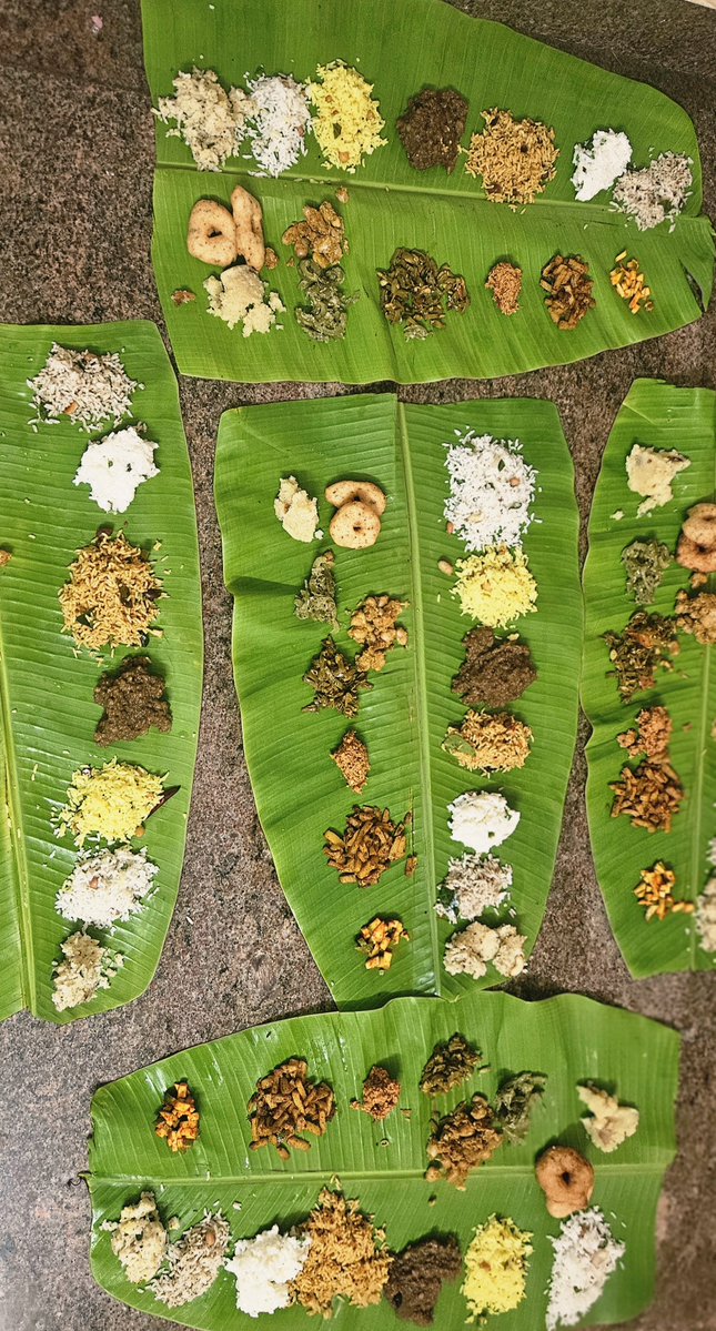 PrakashRaghav's tweet photo. #Govinda ..govindaaa..🙏
#SouthIndian #Tamilnadu #Food #rice #Bananaleaf #Meal #Lunch #Indian #Vadai #Tamil https://t.co/BuiXAHvcbB