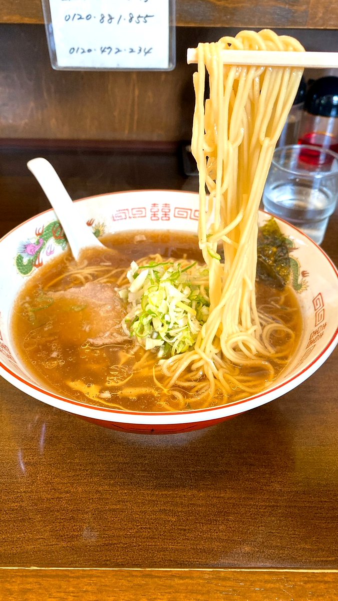 AaliyahNeaum's tweet photo. 外で食べるラーメン、今日はスープまで全部飲み干した。

やっぱりこれがいいんだよな、ほっとする。 https://t.co/j7t5BtSpRp
