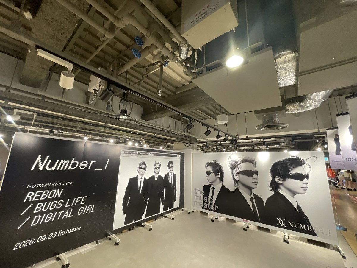 koedonokoibito_'s tweet photo. 渋谷HMVも、まだ全形態在庫ありました！
クリアファイルも、レジ後ろにまだまだありました！ https://t.co/8IsAYqenTI