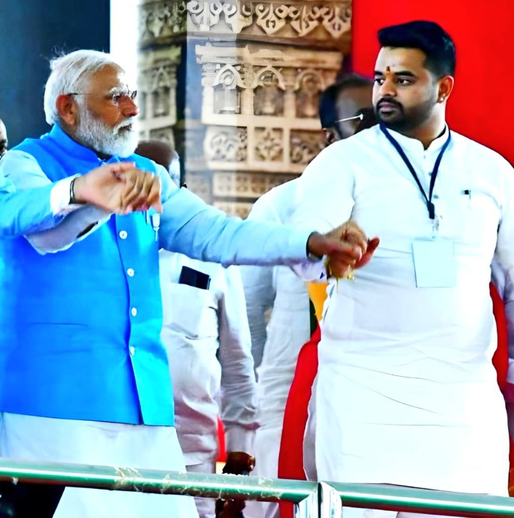 Bhaveshhppp's tweet photo. Forget the propaganda, this is the real Modi yug. https://t.co/mIeGrltplQ