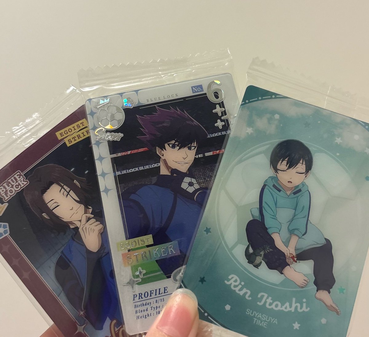 LaGk02's tweet photo. お友達が選んでくれたウエハースから凛ちゃん出た^ᴗ̥̥  ̫ ᴗ̥^ https://t.co/zOrZW1QOL5