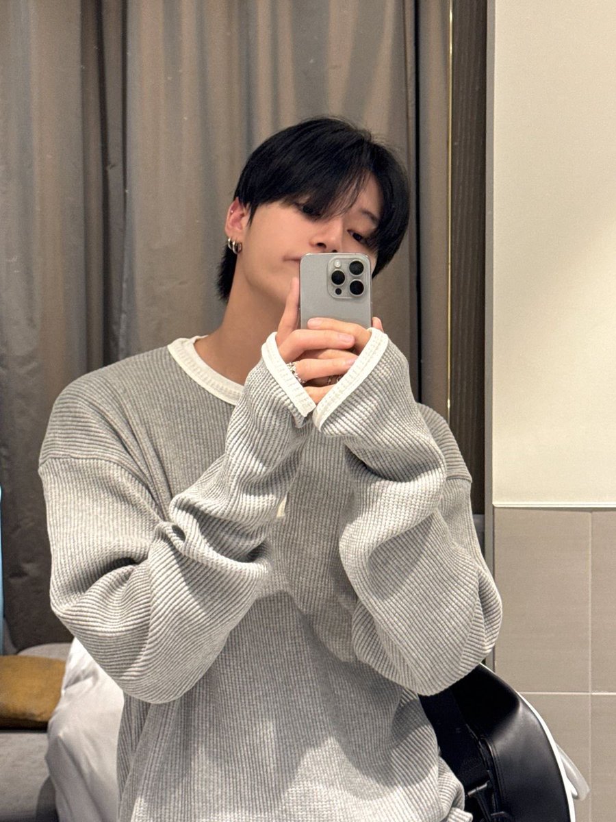 dosamej's tweet photo. 우영이에게 감겼습니다🐈‍⬛🖤 https://t.co/nIr2RVqyf5