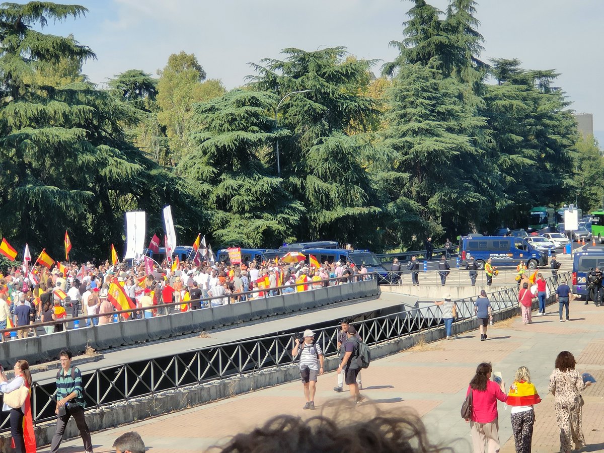 SaraPacense's tweet photo. Queremos seguir hacia la #Moncloa!! Por #Ceuta https://t.co/9DHDruJszG