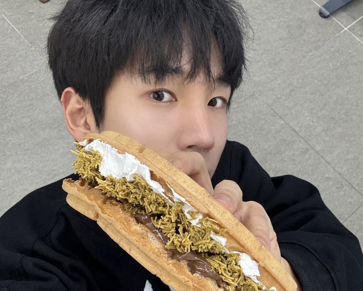 _sungkook's tweet photo. https://t.co/6954n4zEPs