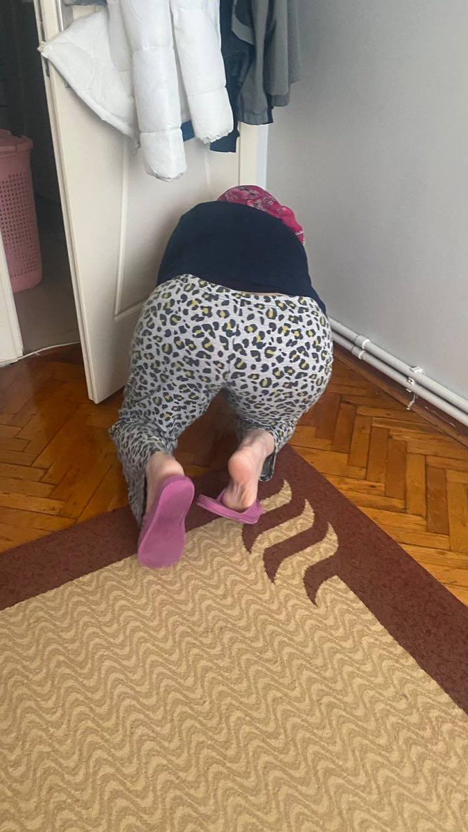 annemdul1's tweet photo. annemin temizlik yaparken keyfi yerinde #ensest #cuckold https://t.co/YHi3ujGYjB