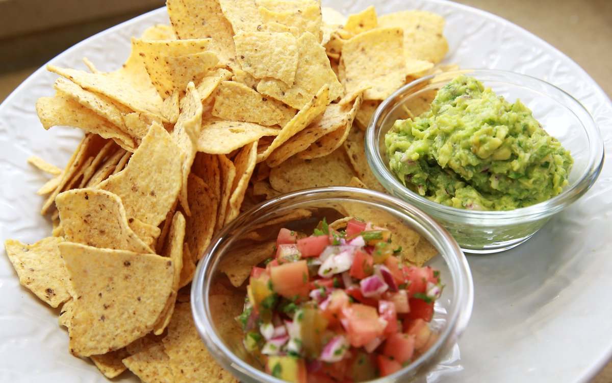 ElidiaBell9sl's tweet photo. Hoy hice un guacamole casero cremoso con aguacate fresco, lima, cebolla morada y un toque de cilantro. Perfecto para acompaar totopos ， https://t.co/Ed1Aj79fY2