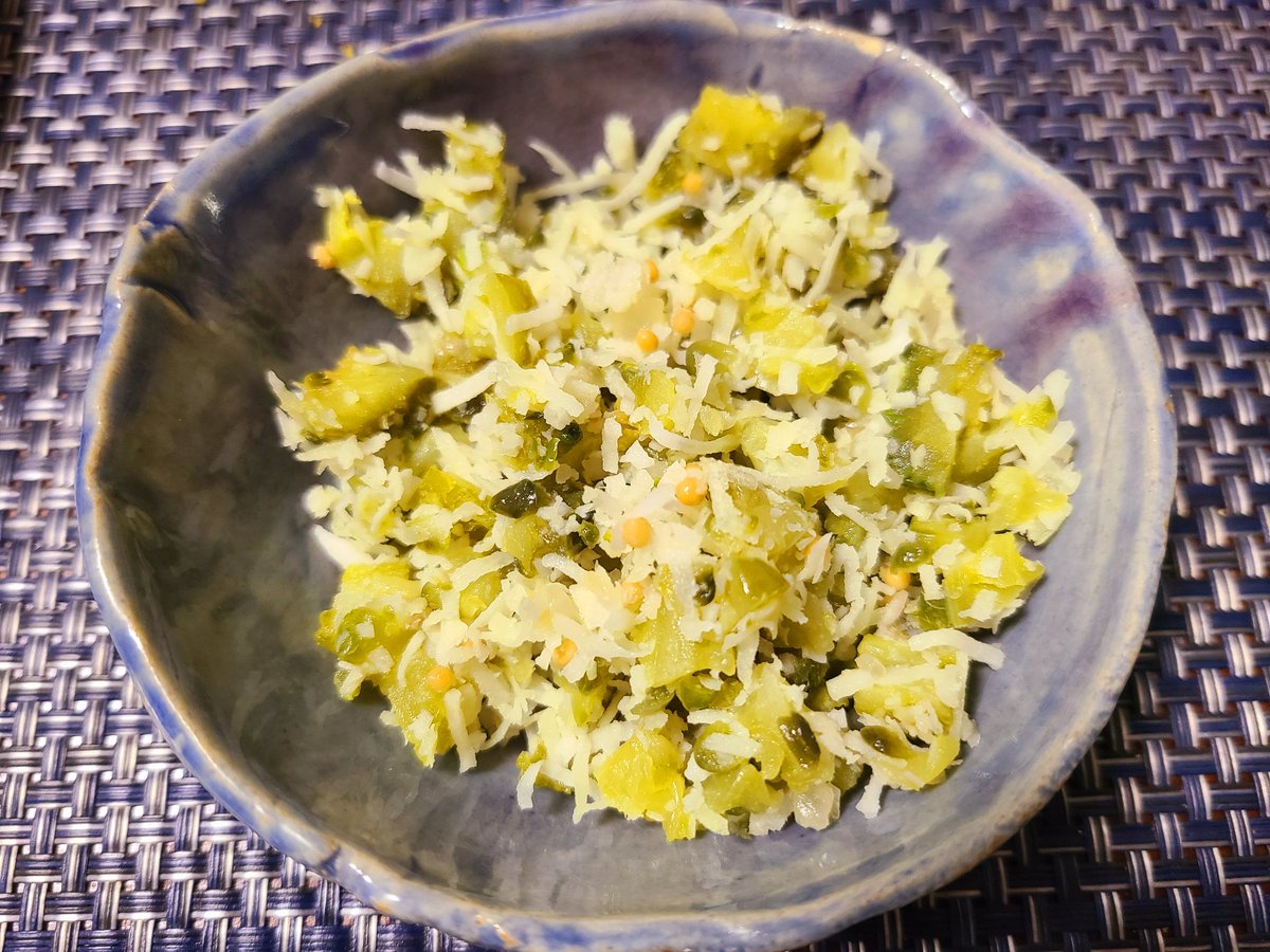 shirastopia's tweet photo. トーレンというゴーヤのココナッツ炒め蒸しを作ってみました。ゴーヤの苦味とココナッツの甘さが妙にクセになる味で好きかも👌 https://t.co/2fAJ9QyJ36