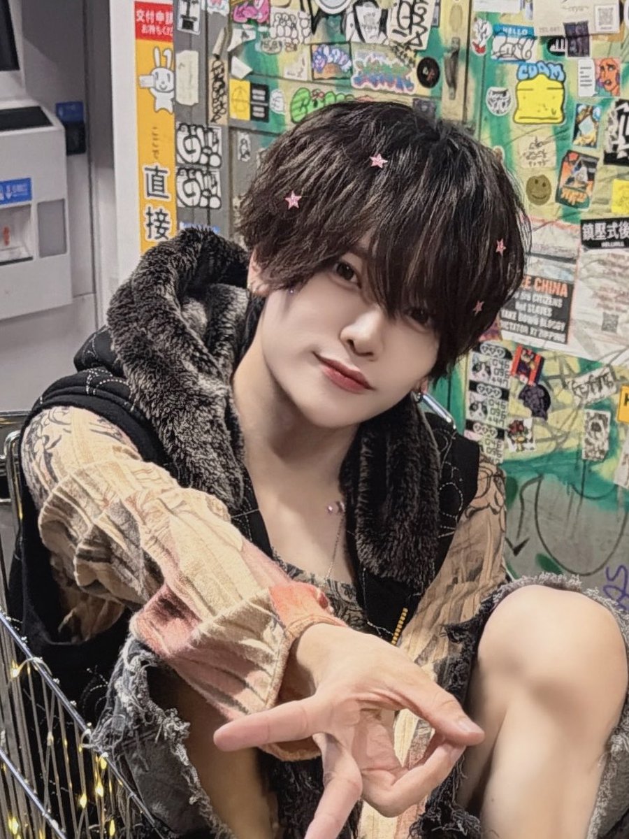 taiga_Zavage's tweet photo. 「動員」「売上」「好き顔9選」。

アイドル界に、また新たな指標が追加されました。 https://t.co/hCcUEWjBLt