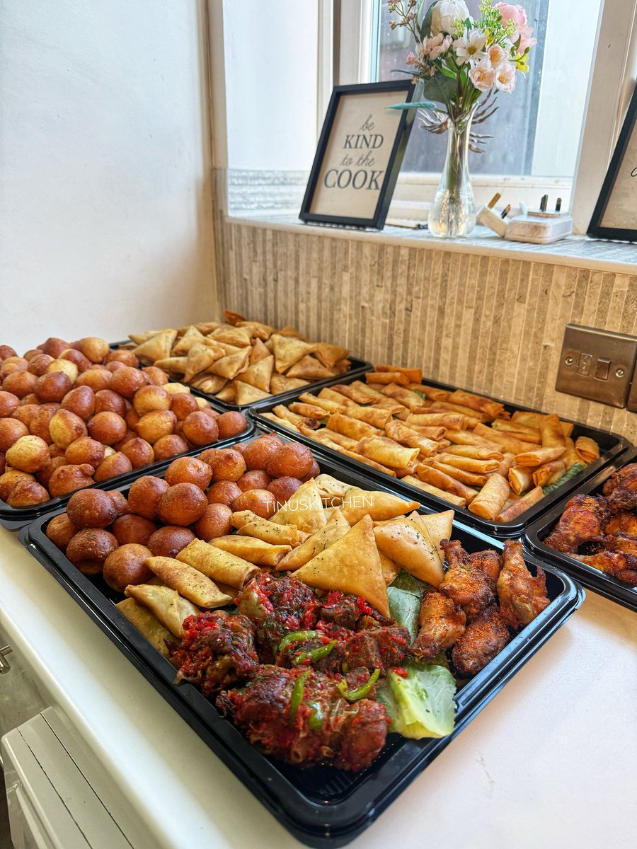 TinuKuye's tweet photo. Jollof rice, Asun fried rice, native Jollof rice, King prawn fried rice, Efo Riro, Egusi, Ofada sauce, Ayamashe sauce, Assorted meat stew, Peppered turkey, Peppered chicken plus Small chops 🥰😋

T for tiredddddd. Off to London https://t.co/WtPxS2zDIU